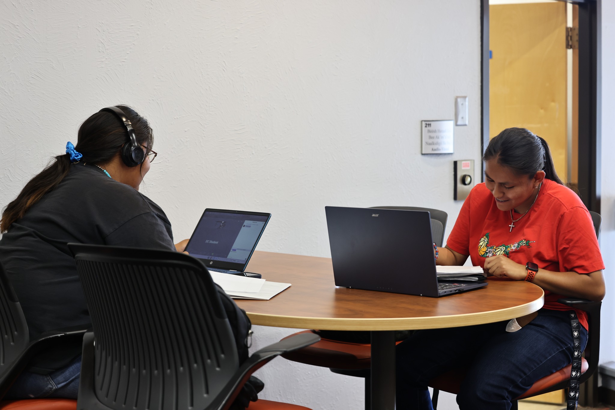 ThinkingStorm Online Tutoring at Diné College